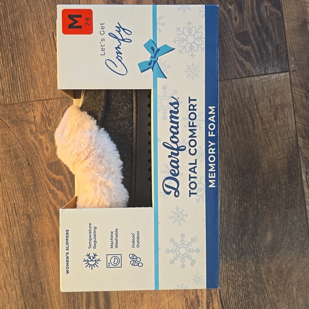 NWT Dearfoams Slippers